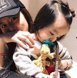 霍建华女儿近期照片,可爱瞬间曝光